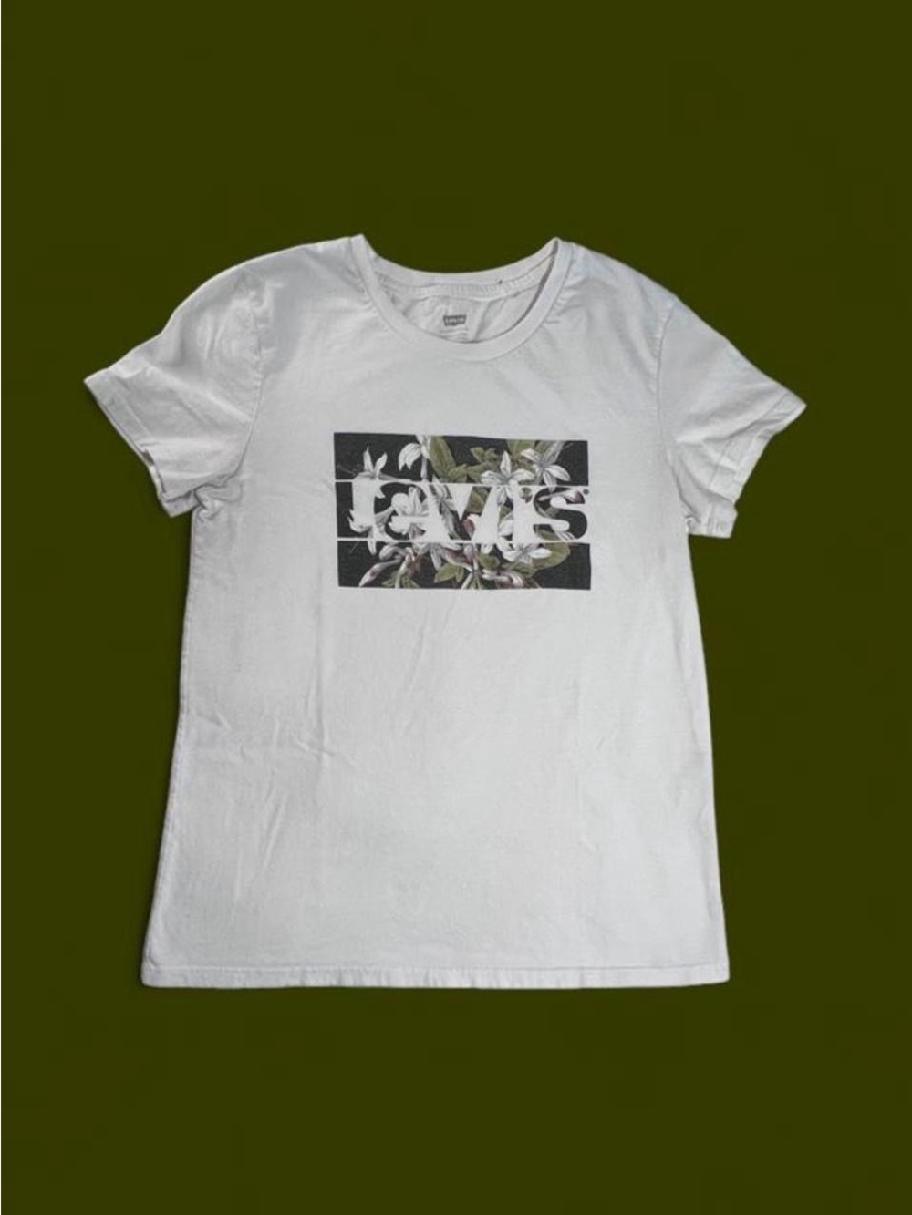Levi’s Women’s Floral Graphic Boxy Tee White Size M